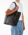 DB Journey Essential Tote 20L Black Out