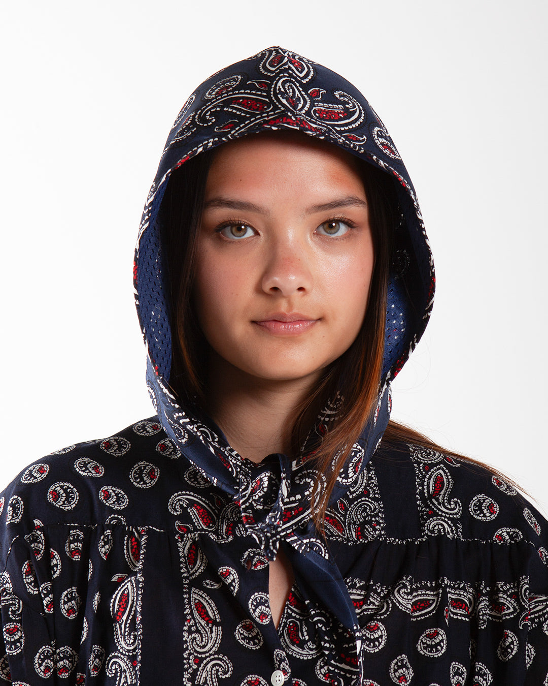Nomarhythm Textile Paisley Silk Hoody Scarf Navy Nomarhythm Textile Paisley Silk Hoody Scarf Navy