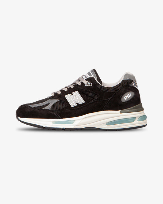 New Balance 991v2 Black Made in UK