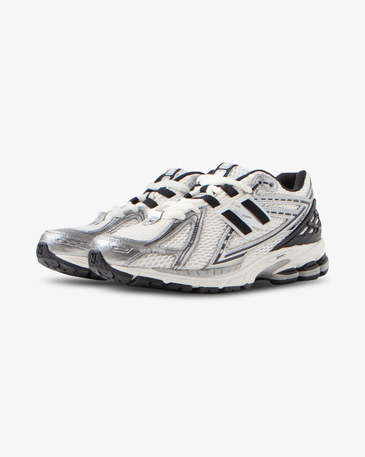 New Balance 1906R Silver Metallic Black