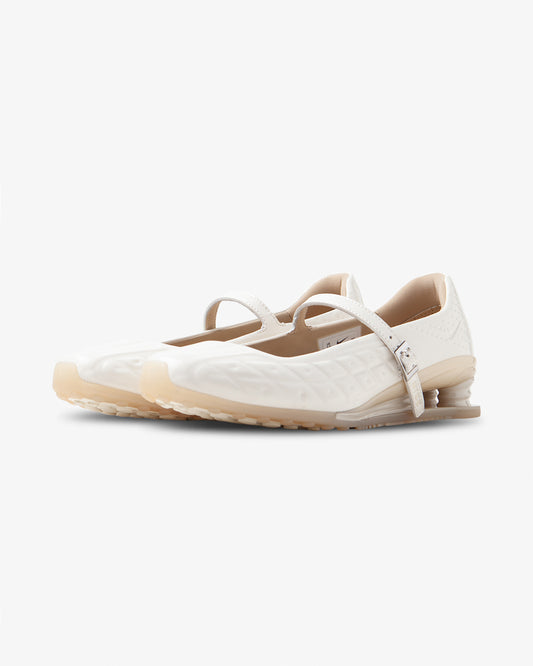 Nike Sportswear, Shox Z Calistra, Cream shoe, Sneaker with heel, women, front view