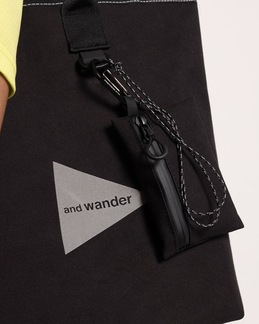 and wander PE/CO Tote Bag Black